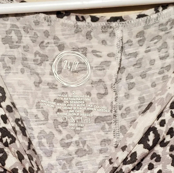 Maurices 24/7 Women's size 2 Short Sleeve Leopard Print T-shirt Top - Picture 4 of 5
